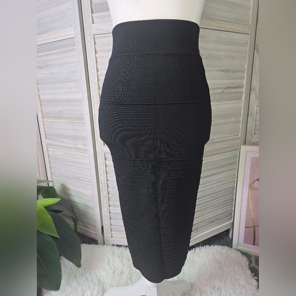 Guess by Marciano Dresses & Skirts - Guess by Marciano Pencil Skirt